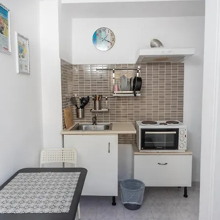 Gitonia - Islander's Collection