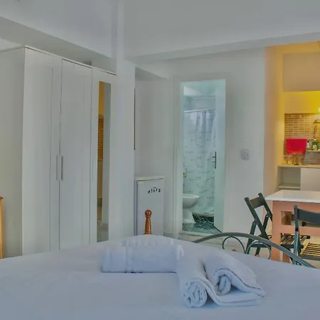 Islanders Yard Rhodes City