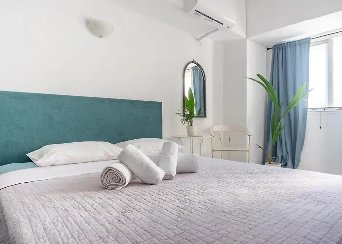 Gitonia - Islander's Collection *